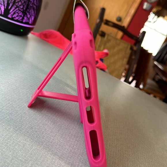 NWT tablet cover - Picture 3 of 4